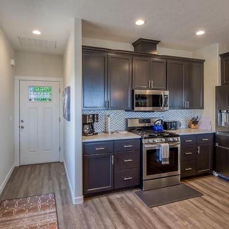 Oceanview Townhome - Pet Friendly - Sleeps 6 - King Depoe Bay Exterior photo