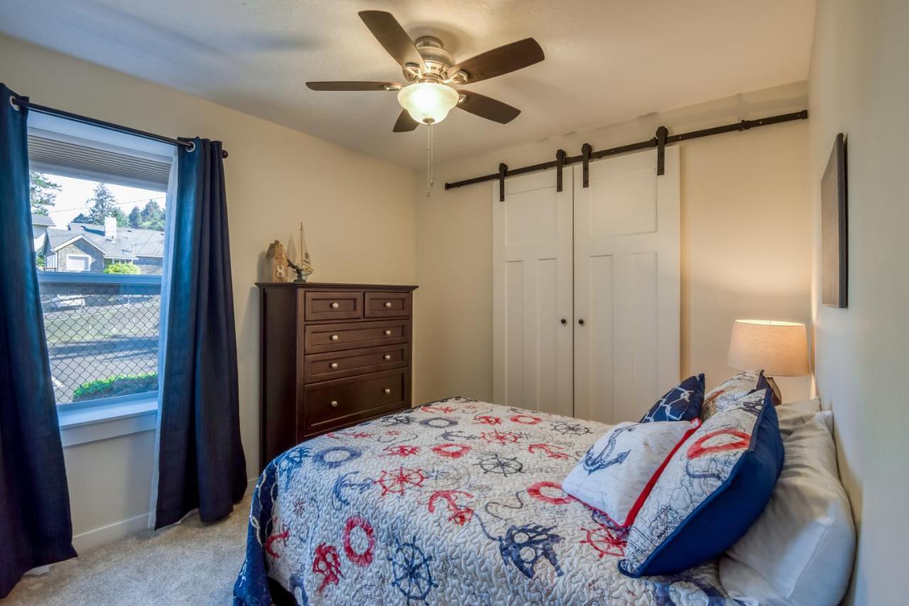 Oceanview Townhome - Pet Friendly - Sleeps 6 - King Depoe Bay Exterior photo