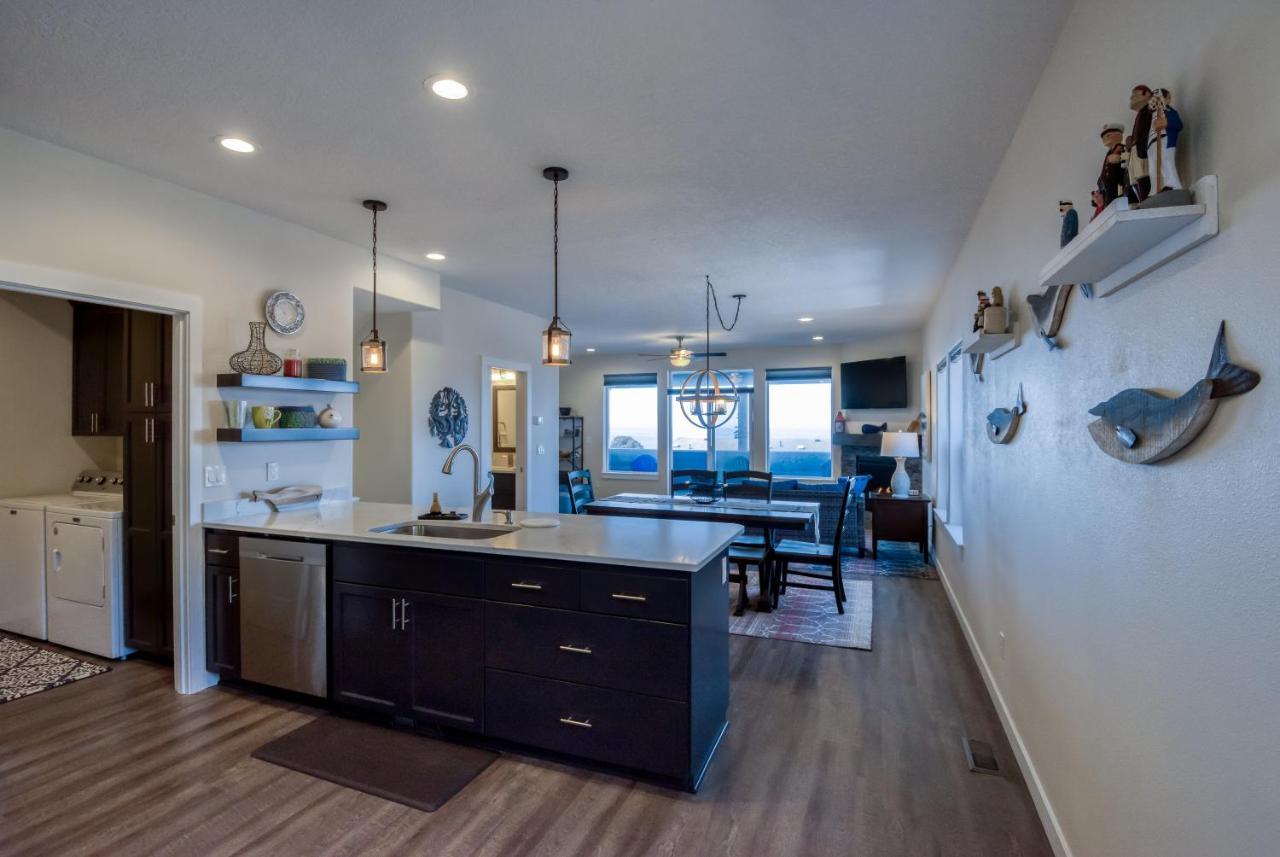 Oceanview Townhome - Pet Friendly - Sleeps 6 - King Depoe Bay Exterior photo