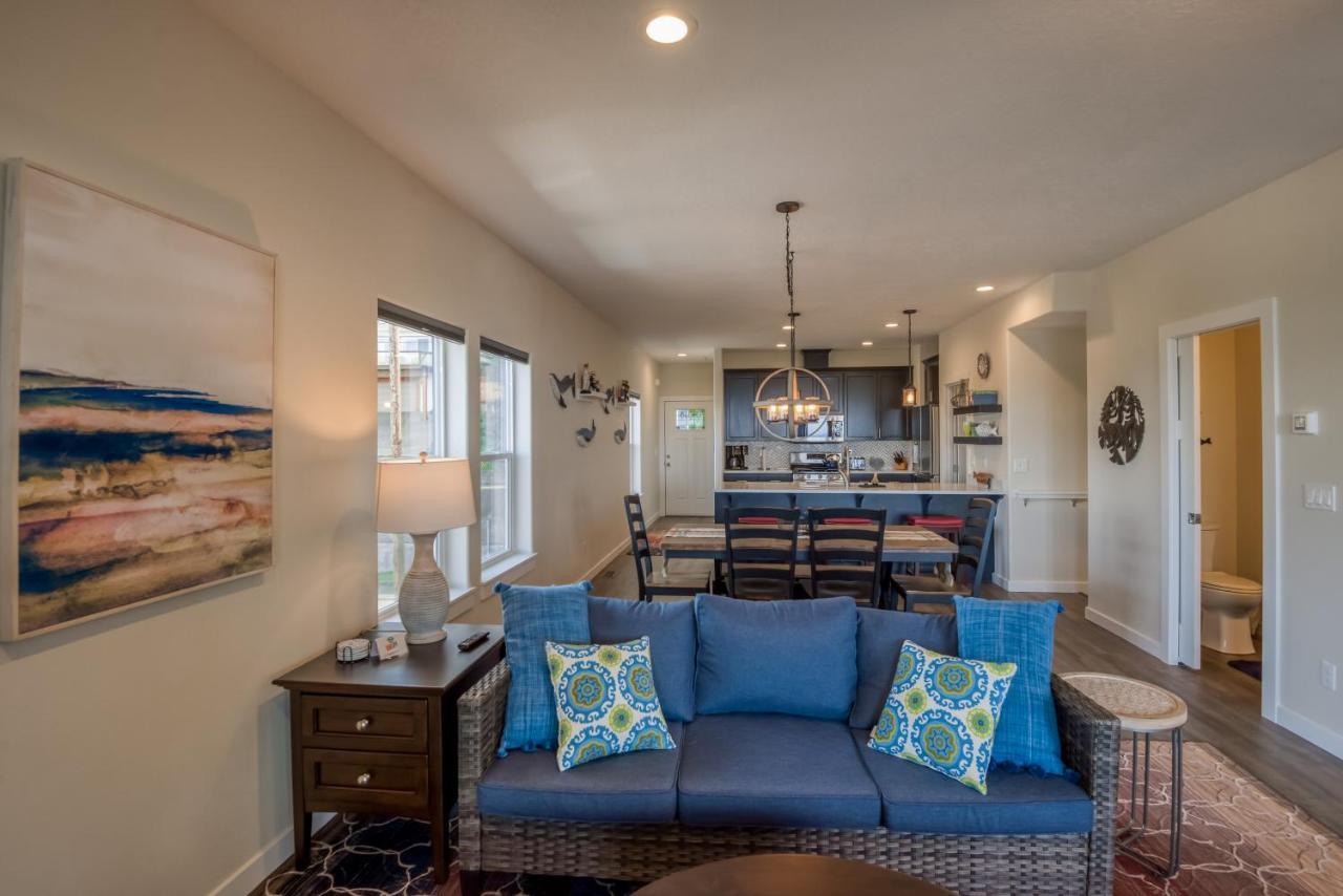 Oceanview Townhome - Pet Friendly - Sleeps 6 - King Depoe Bay Exterior photo