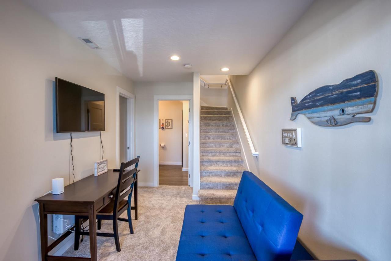 Oceanview Townhome - Pet Friendly - Sleeps 6 - King Depoe Bay Exterior photo